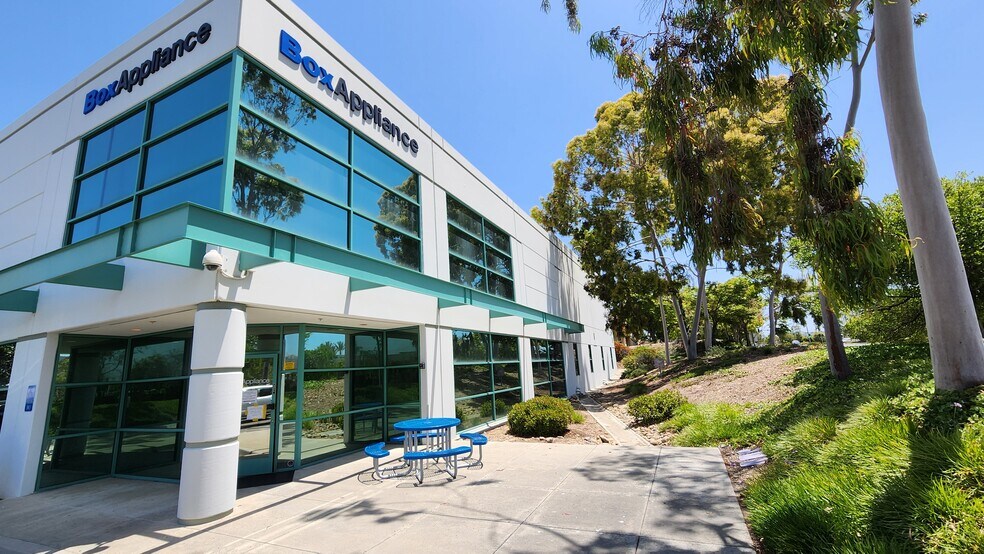 More Photos Of 13851 Danielson St, Poway Warehouse For Lease