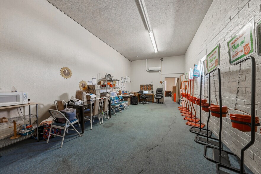 More Photos Of 14420 Lakeshore Dr, Clearlake Office For Sale