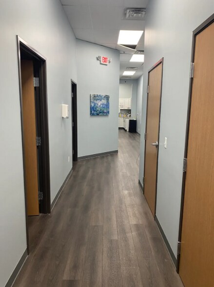 More Photos Of 4131-4197 Baldwin Rd, Auburn Hills Storefront For Lease