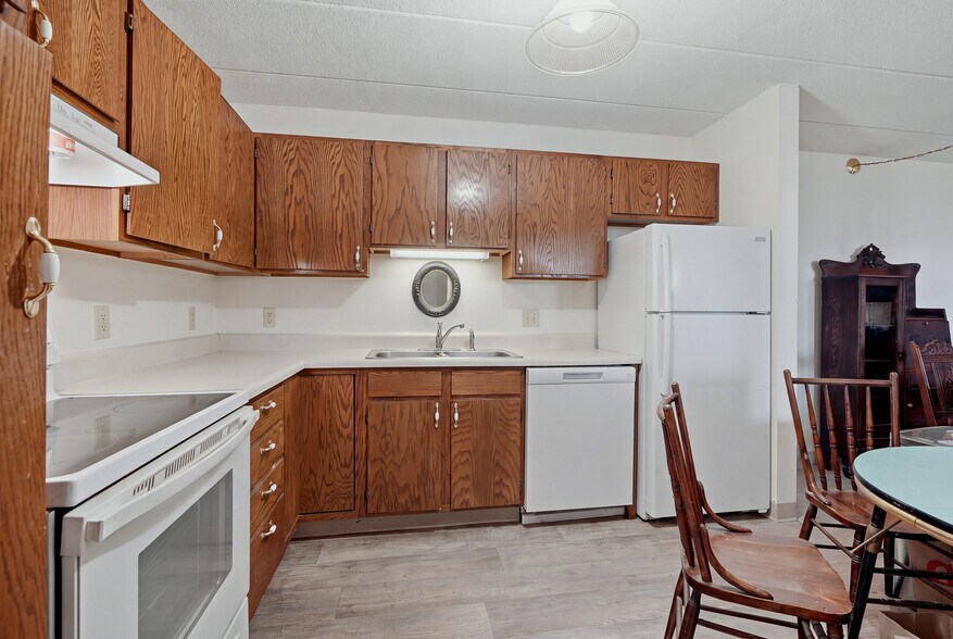 More Photos Of 985 Ivy Ave E, Saint Paul Apartments For Sale