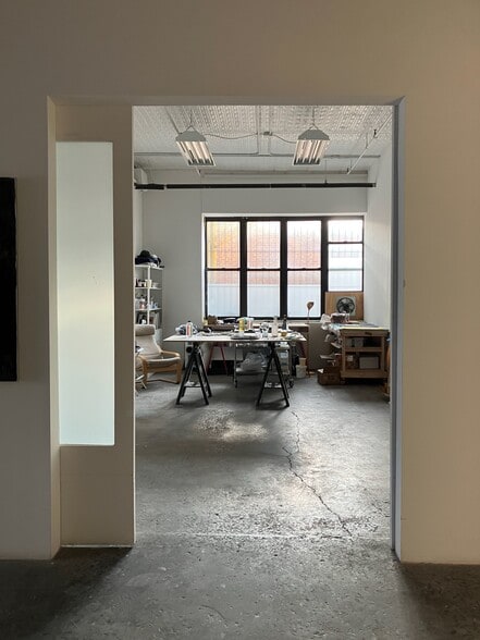 More Photos Of 109 Ingraham St, Brooklyn Loft Creative Space For Lease