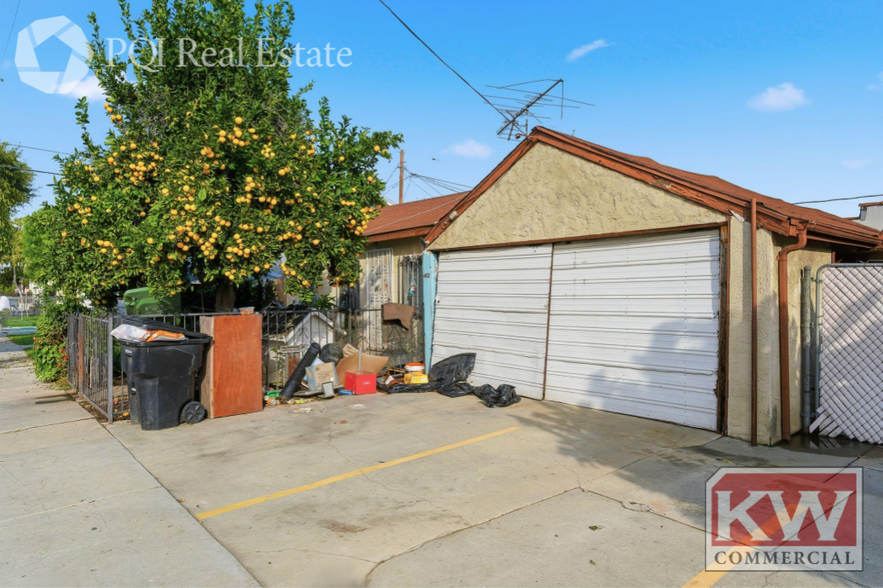 More Photos Of 4101 E 57th St, Maywood Multifamily For Sale
