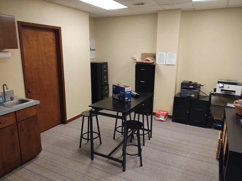 More Photos Of 100 E San Antonio St, San Marcos Office For Lease