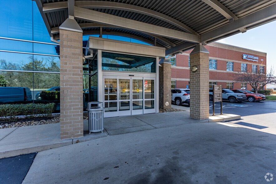 More Photos Of 575 Oak Ridge Tpke, Oak Ridge Medical For Sale