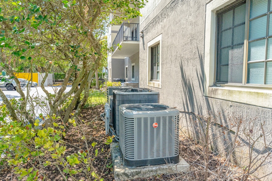 More Photos Of 2801-2851 Riverside Dr, Coral Springs Apartments For Sale