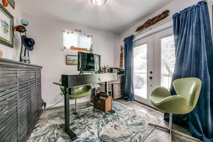 More Photos Of 407 E Broad St, Forney Office Residential For Sale