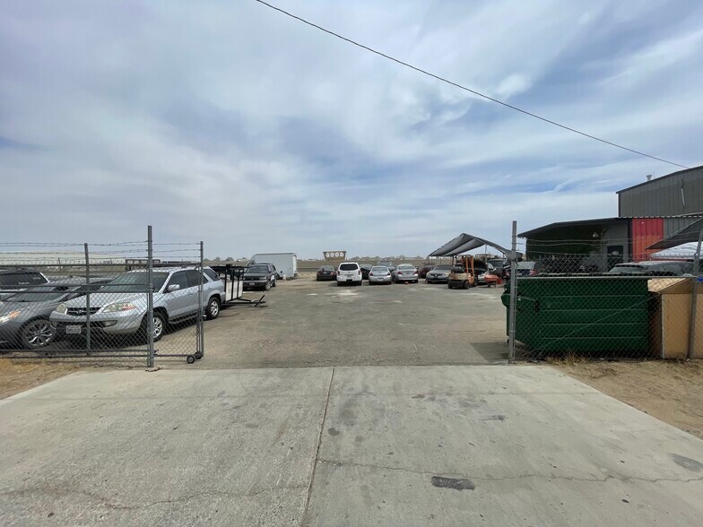 More Photos Of 45424 N Sierra Hwy, Lancaster Manufacturing For Sale
