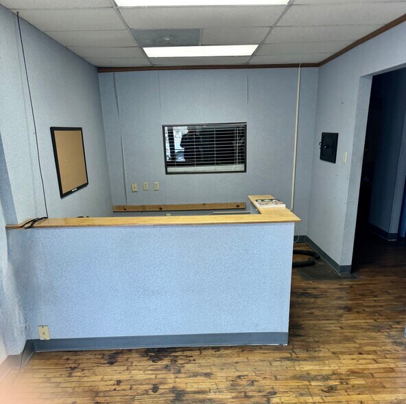 More Photos Of 1701 Southwest Blvd, Kansas City Storefront Retail Office For Lease