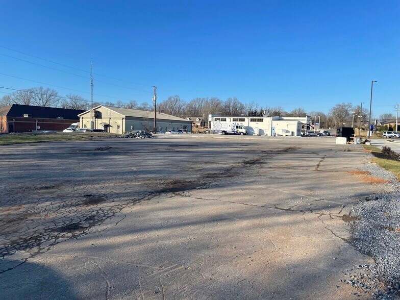 More Photos Of 1 Golf Club Lane, Clarksville Land For Lease