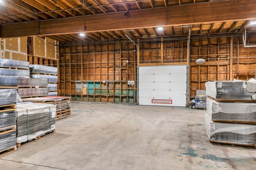 More Photos Of 33850 Industrial Ave, Abbotsford Warehouse For Sale