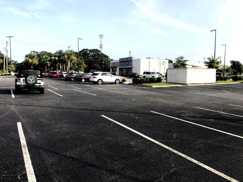 More Photos Of 1401 Sam Rittenberg Blvd, Charleston Freestanding For Lease