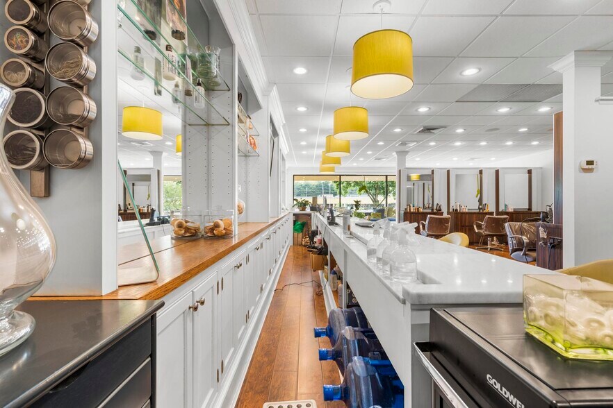 More Photos Of 420 Post Rd W, Westport Storefront For Sale