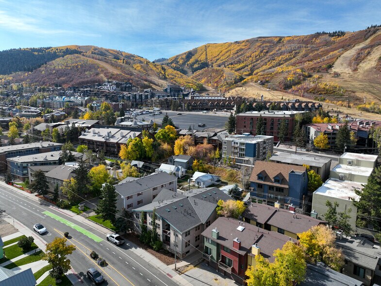 More Photos Of 1469 Woodside Ave, Park City Lodge Meeting Hall For Sale