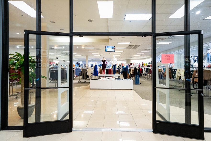 More Photos Of 3520 McCann Rd, Longview Department Store For Lease