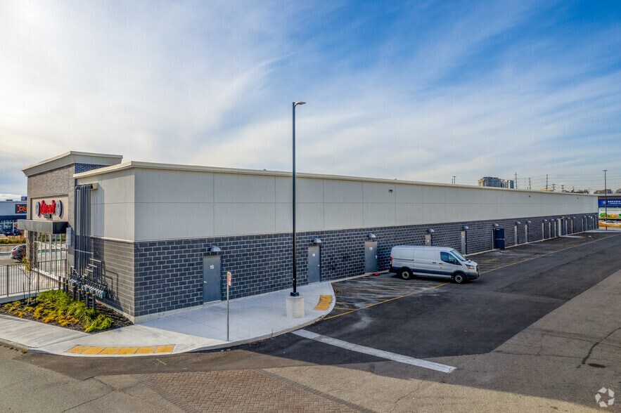 More Photos Of 1500-1570 Dundas St E, Mississauga Unknown For Lease