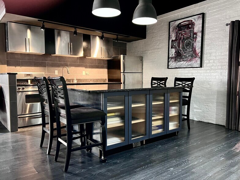 More Photos Of 3030 Jane St, Pittsburgh Warehouse For Lease