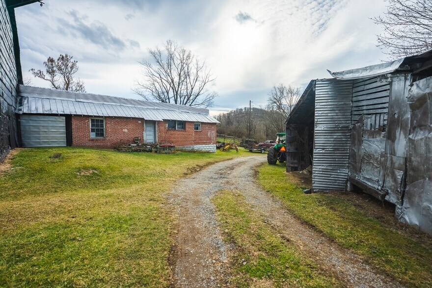 More Photos Of 230 Barn Ave, North Tazewell Land For Sale