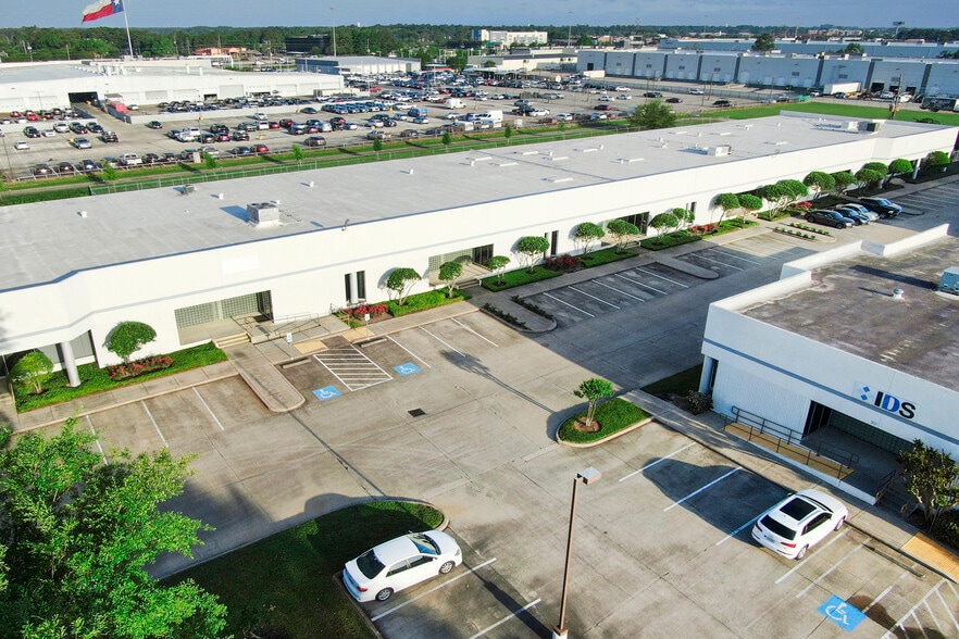 More Photos Of 283 Lockhaven Dr, Houston Warehouse For Lease