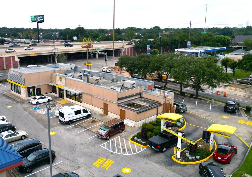 More Photos Of 8715 West Loop S, Houston Unknown For Lease