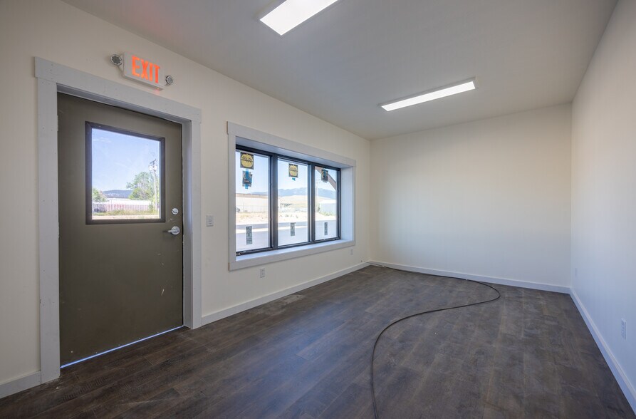 More Photos Of 9405 Futurity Dr, Missoula Warehouse For Lease