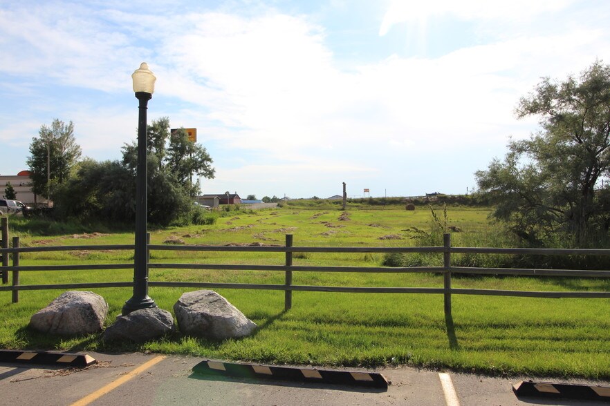 More Photos Of 201 14th St W, Hardin Hotel For Sale