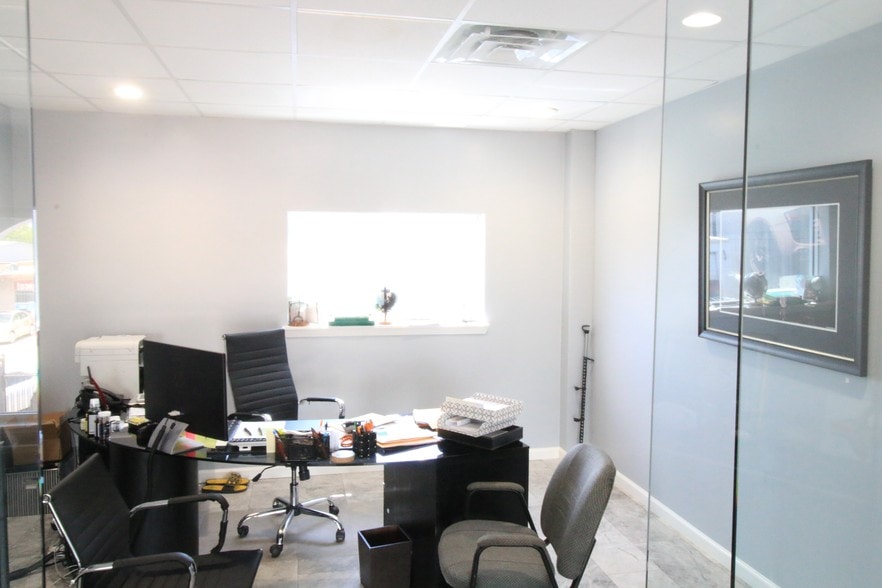 More Photos Of 5827 Star Ln, Houston Warehouse For Sale