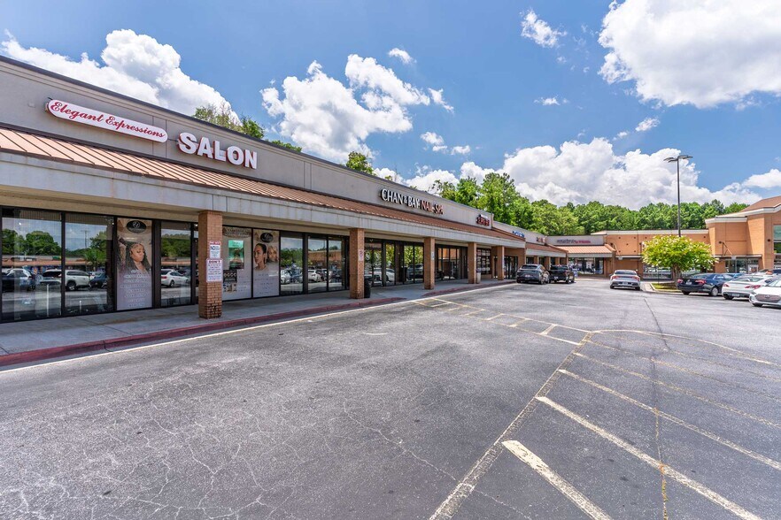 More Photos Of 4550 Jonesboro Rd, Union City Freestanding For Lease