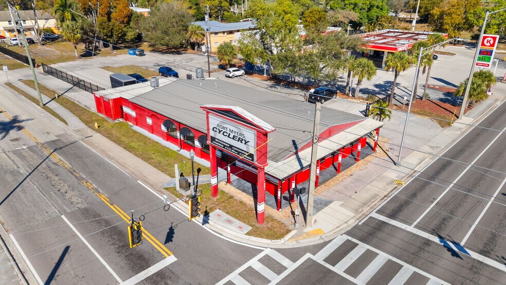 More Photos Of 3630 Cleveland Ave, Fort Myers Freestanding For Sale