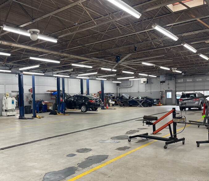 More Photos Of 7591 Annapolis Rd, Landover Hills Auto Dealership For Sale