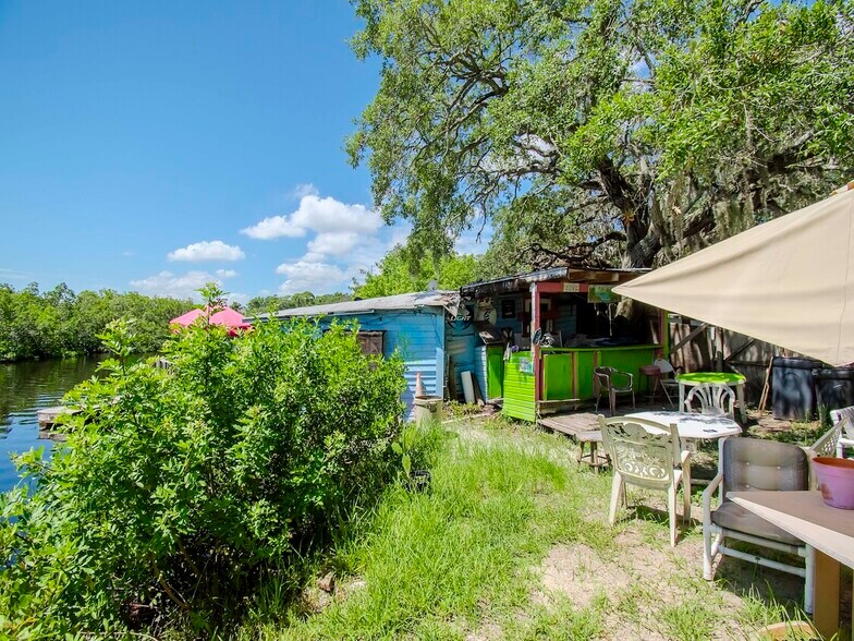 More Photos Of 1761 Beckett Way & US Highway 19, Tarpon Springs Bar For Sale