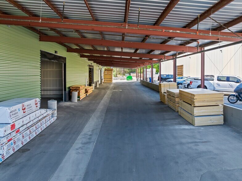 More Photos Of 335 S Locust Grove Rd, Meridian Manufacturing For Sale