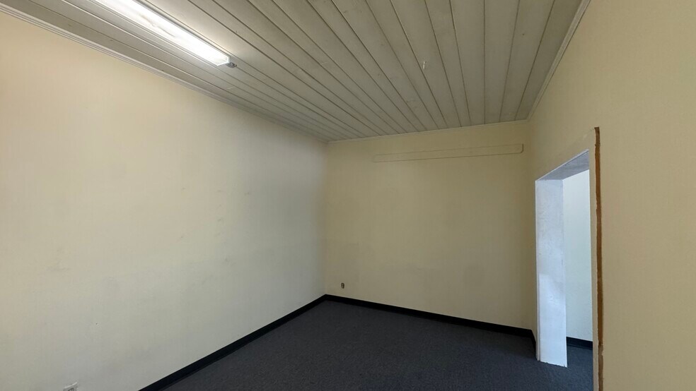 More Photos Of 4065 S Suncoast Blvd, Homosassa Storefront Retail Office For Sale