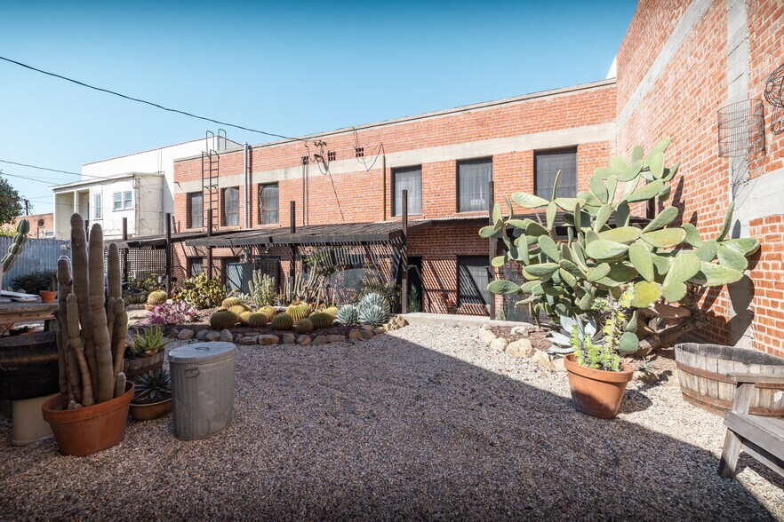 More Photos Of 3612 W Washington Blvd, Los Angeles Warehouse For Sale