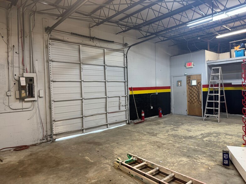 More Photos Of 5250 Avery Rd, New Port Richey Light Manufacturing For Lease