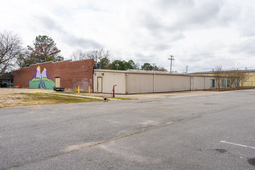 More Photos Of 1725 Davis St, Rocky Mount Warehouse For Lease