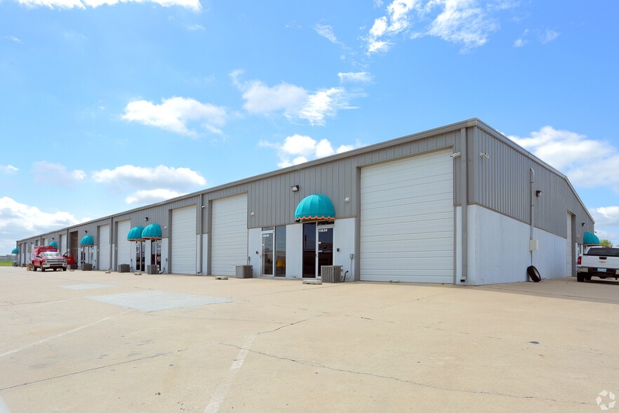 More Photos Of 11626-11686 E 51st St, Tulsa Warehouse For Lease