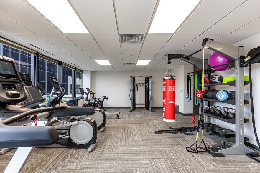 More Photos Of 1255 W 15th St, Plano Unknown For Lease