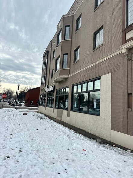 More Photos Of 1452 4th Ave, Huntington General Retail For Lease