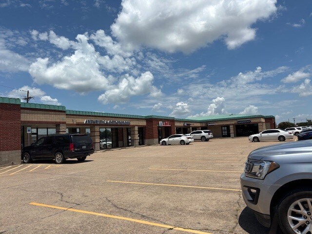 Primary Photo Of 611 W State Highway 6, Waco Medical For Lease