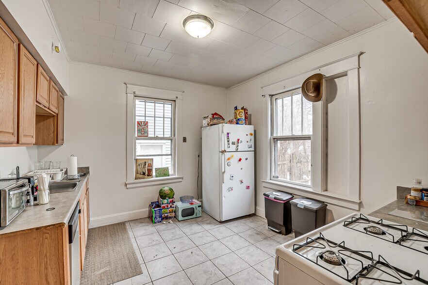 More Photos Of 60 Huntington St, New Brunswick Apartments For Sale