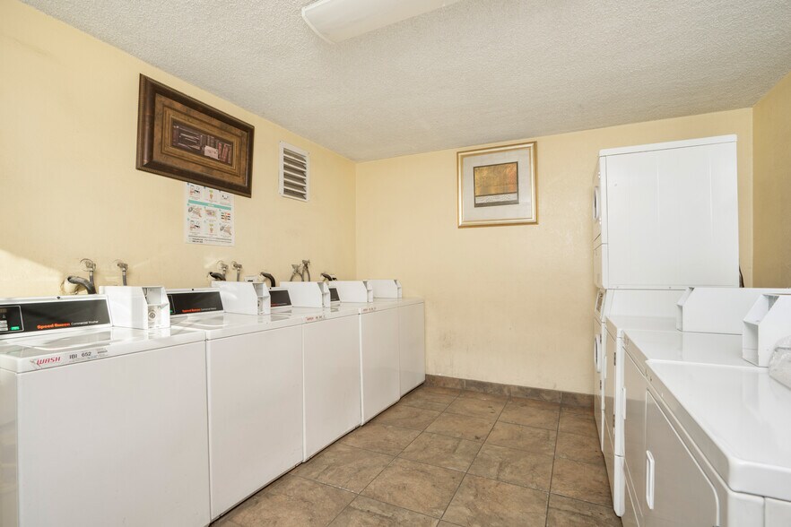 More Photos Of 6653 Darby Ave, Reseda Apartments For Sale