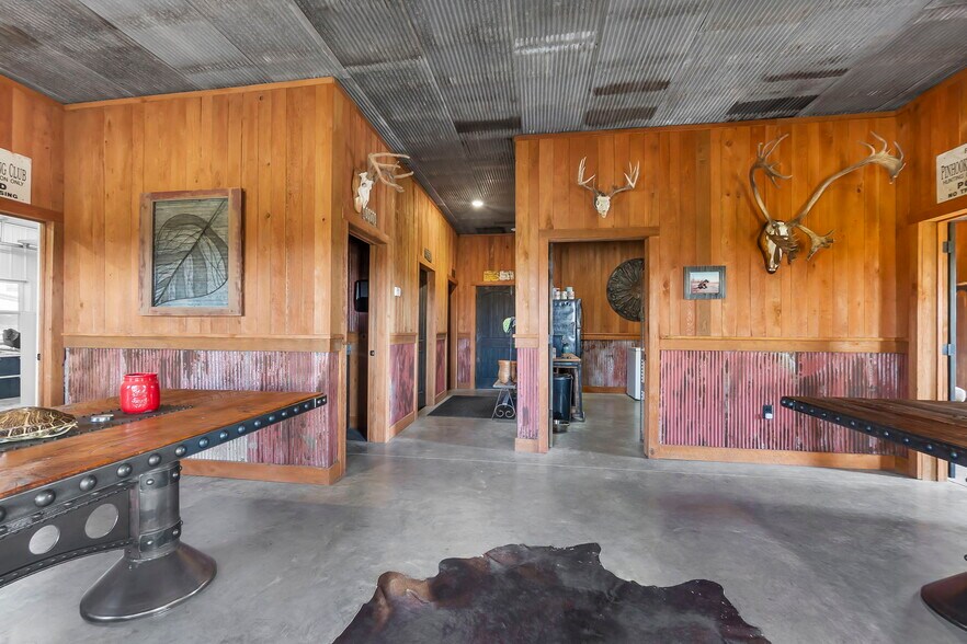 More Photos Of 2948 State Highway V, Matthews Light Manufacturing For Sale