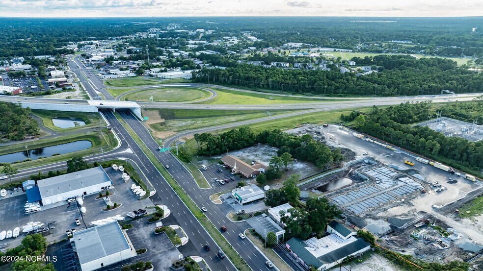 More Photos Of 7015 Market St, Wilmington Freestanding For Sale