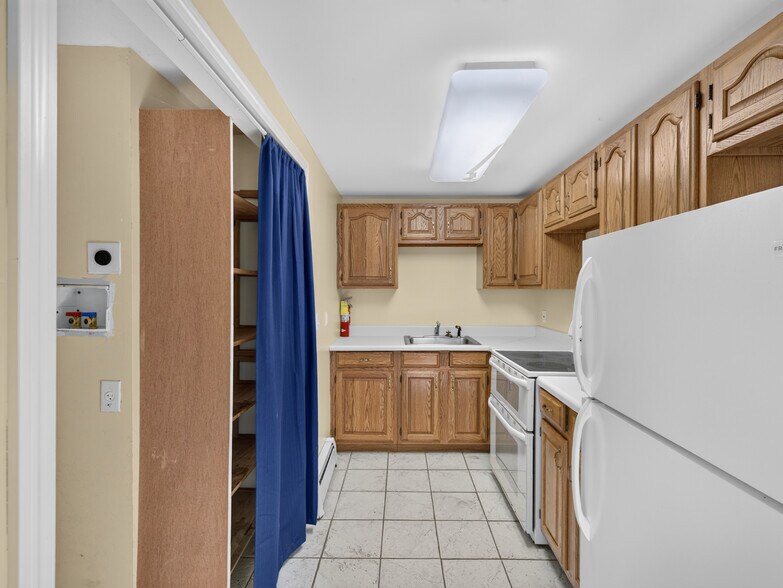 More Photos Of 1721 Saybrook Rd, Haddam Veterinarian Kennel For Sale