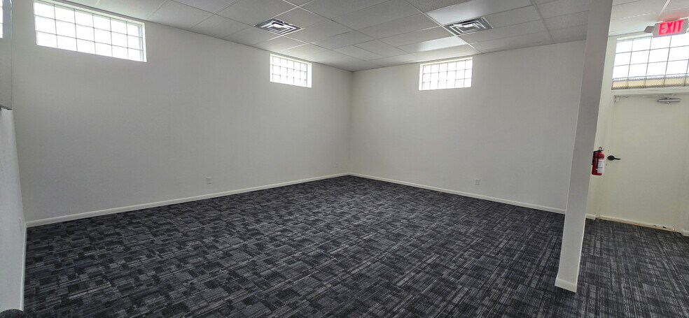 More Photos Of 208 N Highway 377, Roanoke Office For Lease