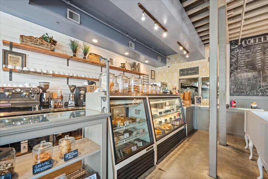 More Photos Of 415 W Main Ave, Spokane Storefront Retail Residential For Sale