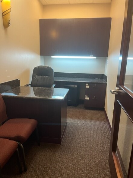 More Photos Of 1437 Highway 6, Sugar Land Medical For Lease