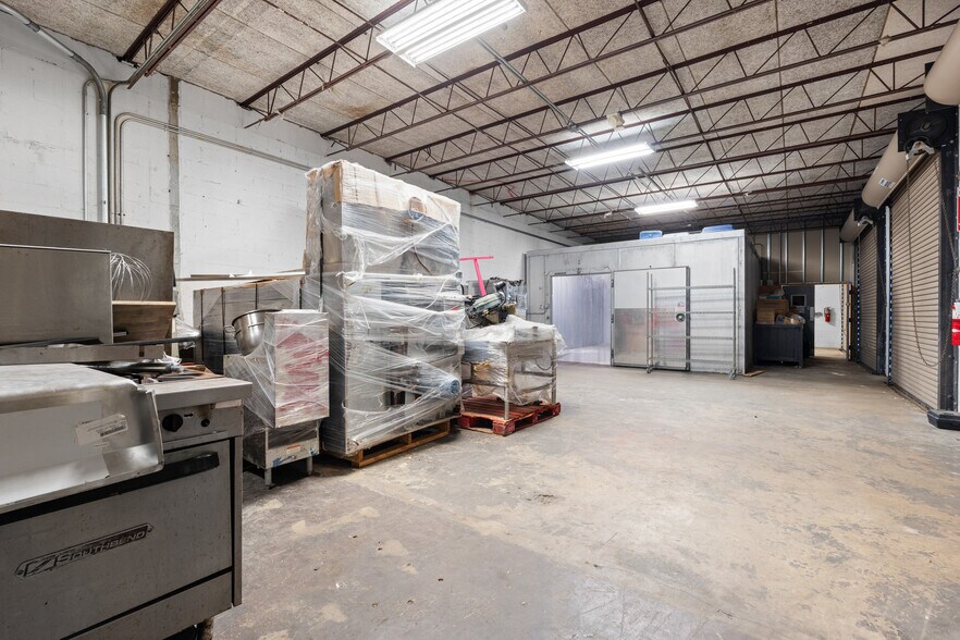 More Photos Of 802 NW 57th Ct, Fort Lauderdale Warehouse For Lease