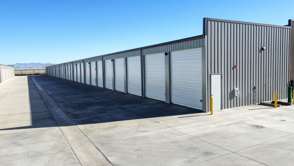 More Photos Of 3645 Andy Devine Ave, Kingman Specialty For Sale