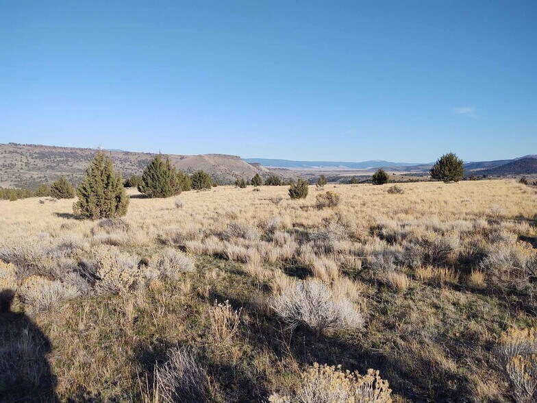 More Photos Of 0 4th, John Day Land For Sale